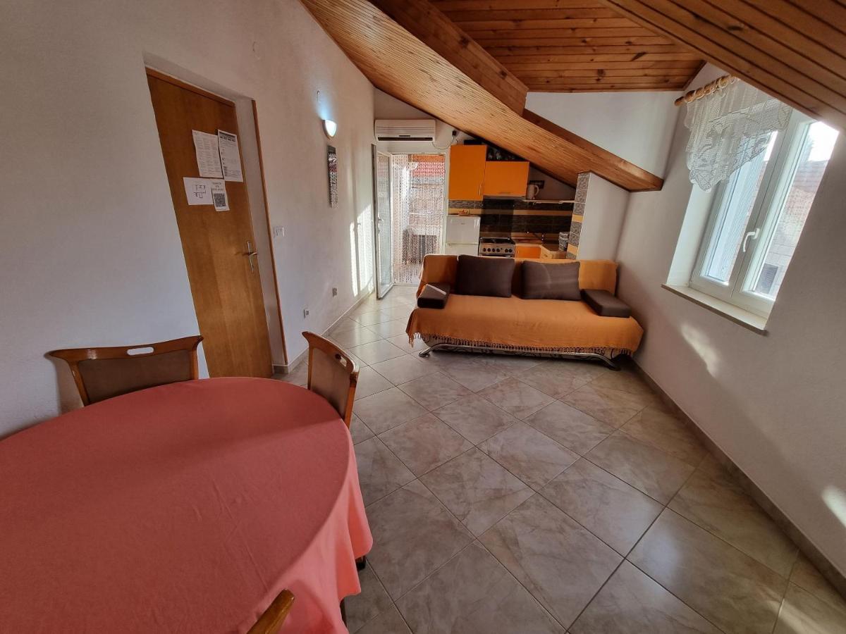 Apartments Banic Postira Extérieur photo