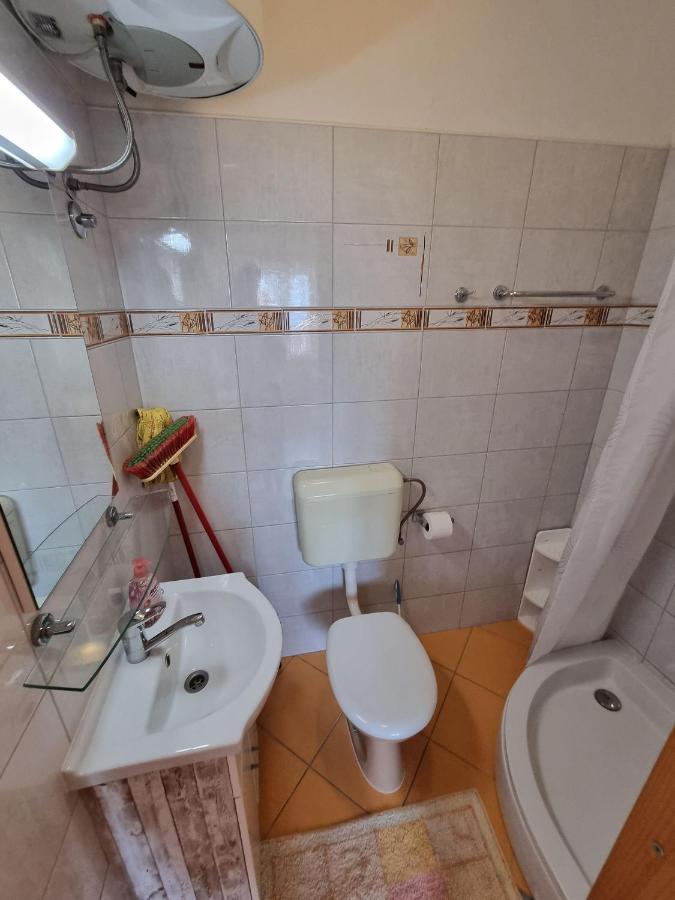 Apartments Banic Postira Extérieur photo