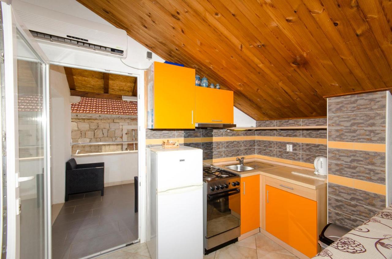 Apartments Banic Postira Extérieur photo