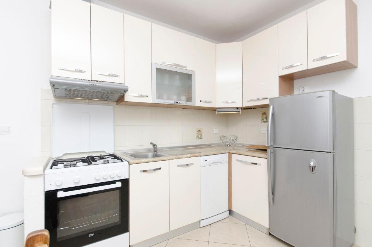 Apartments Banic Postira Extérieur photo