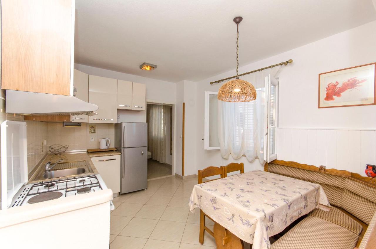 Apartments Banic Postira Extérieur photo